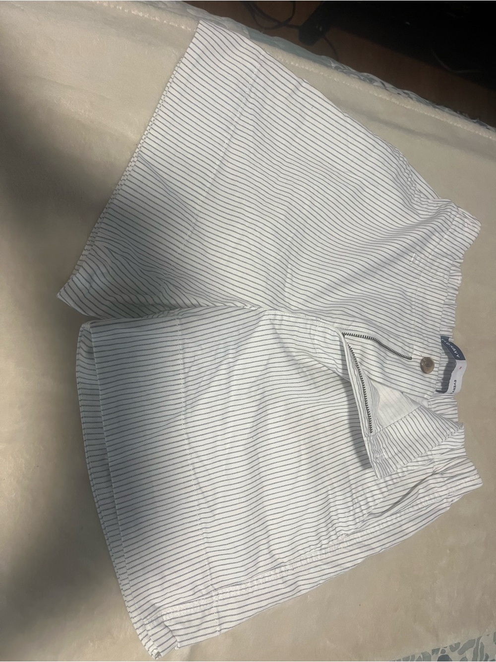 Old Navy White Pinstripe Women’s Shorts